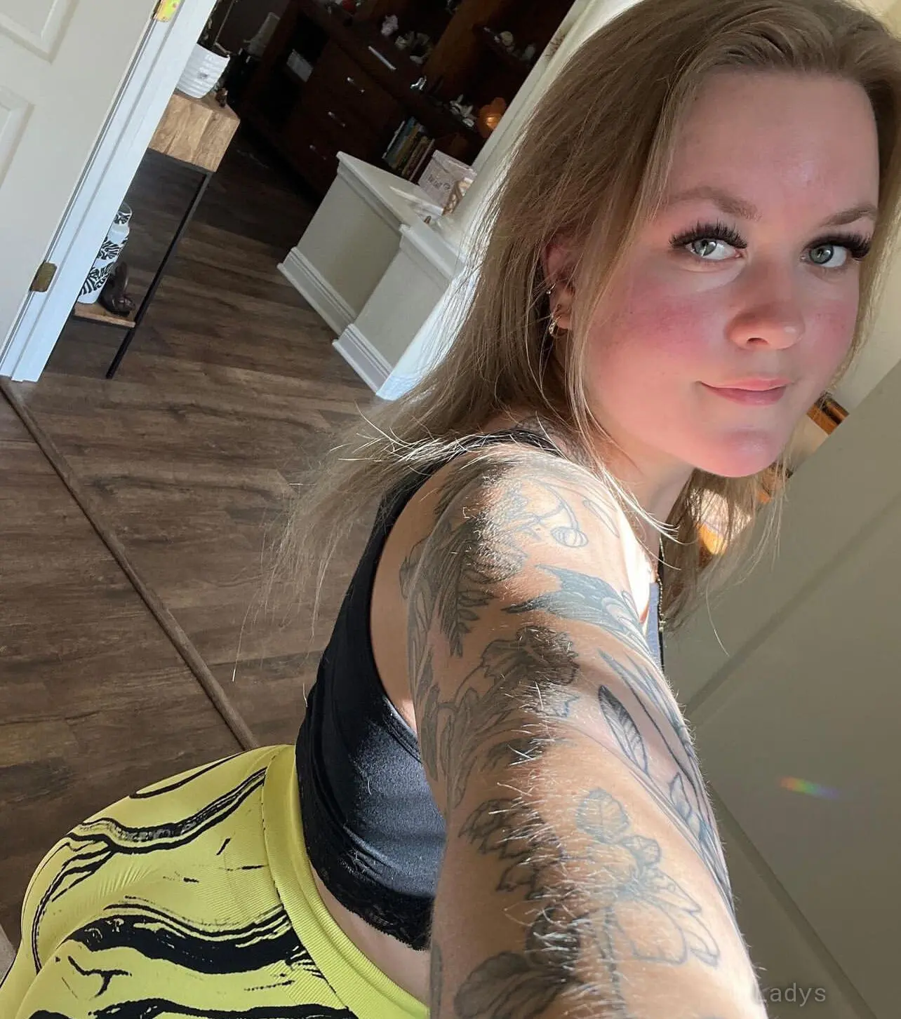Lorettamegan, 28 years beautiful nude Louisville escorts girl, height 196 sm, Weight 104 kg
