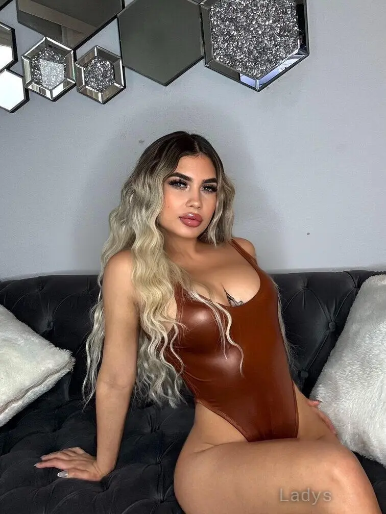 Sophia, 21 years beautiful nude Louisville escorts girl, height 157 sm, Weight 55 kg