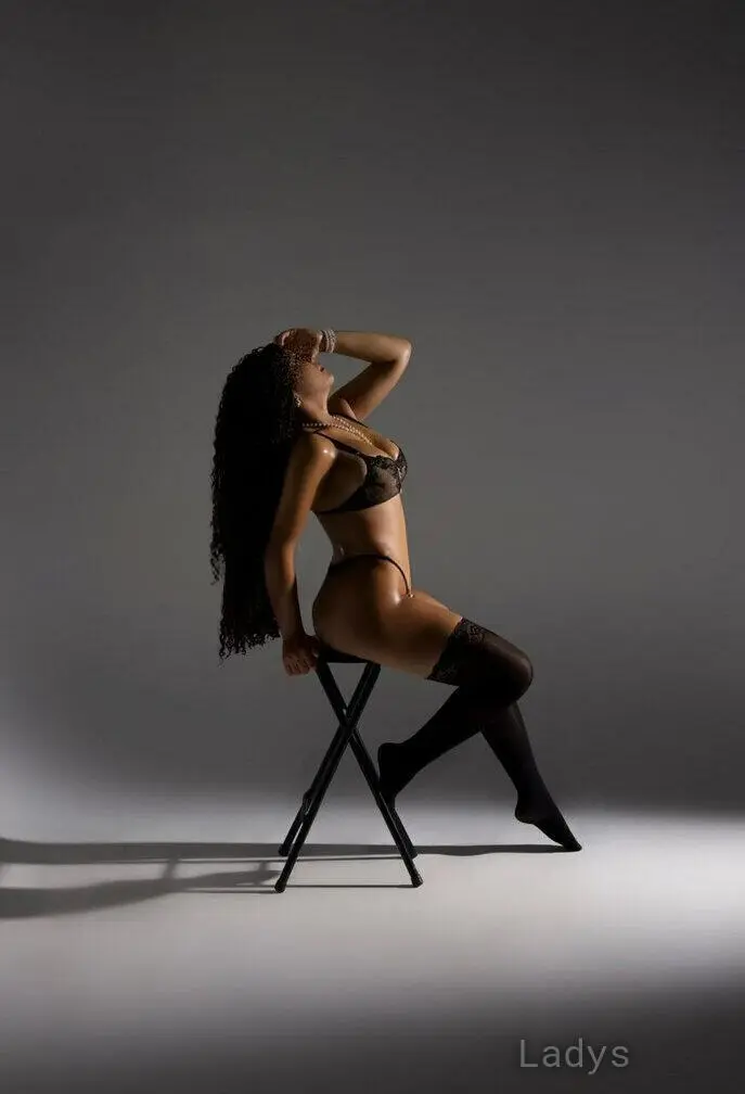 Victoria Pena, 23 years beautiful nude Louisville escorts girl, height 160 sm, Weight 50 kg