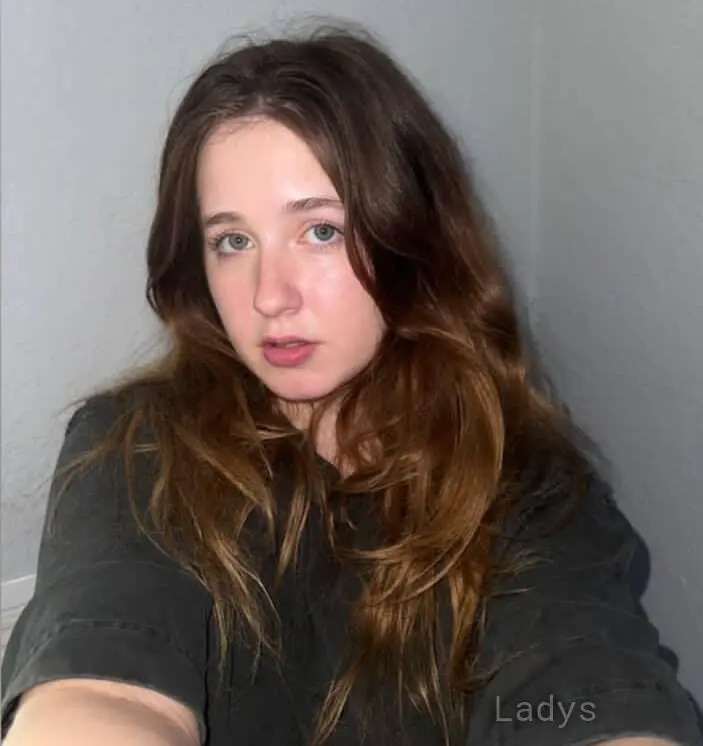Anne Marie, 25 years beautiful nude Lubeck escorts girl, height 153 sm, Weight 46 kg