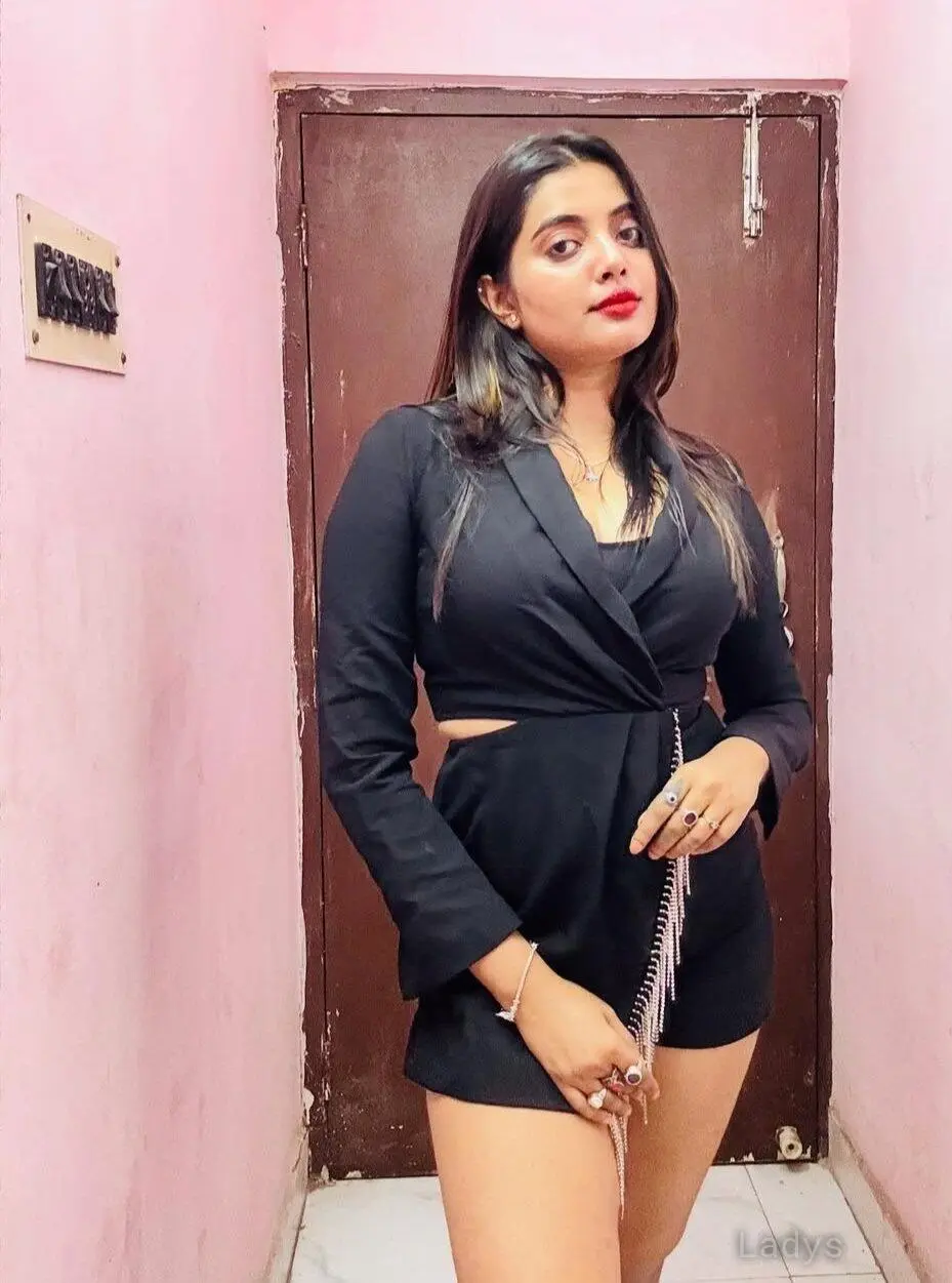Annabel, 21 years old Lucknow escort girl with big tits, height 170 sm, Weight  kg