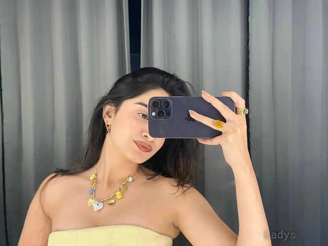 Anushka, 23 years old Lucknow escort girl with big tits, height 154 sm, Weight kg