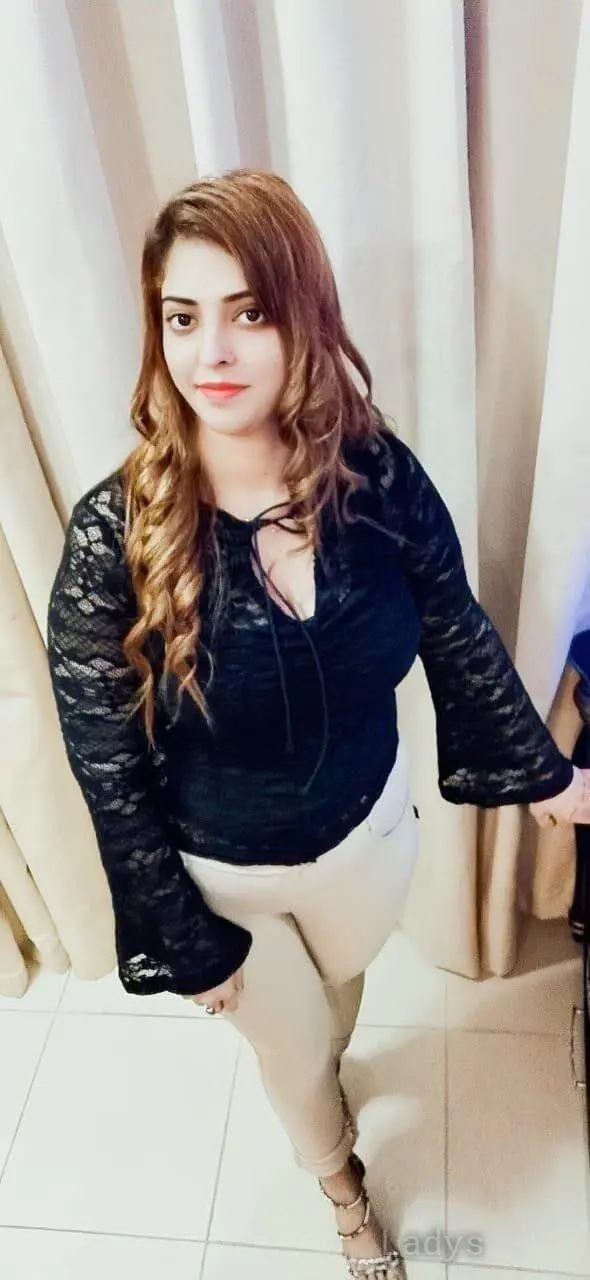 Diana, 22 years old Lucknow escort girl with big tits, height 154 sm, Weight kg