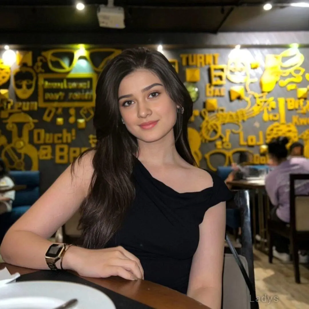 Hensy, 23 years old Lucknow escort girl with big tits, height 152 sm, Weight  kg
