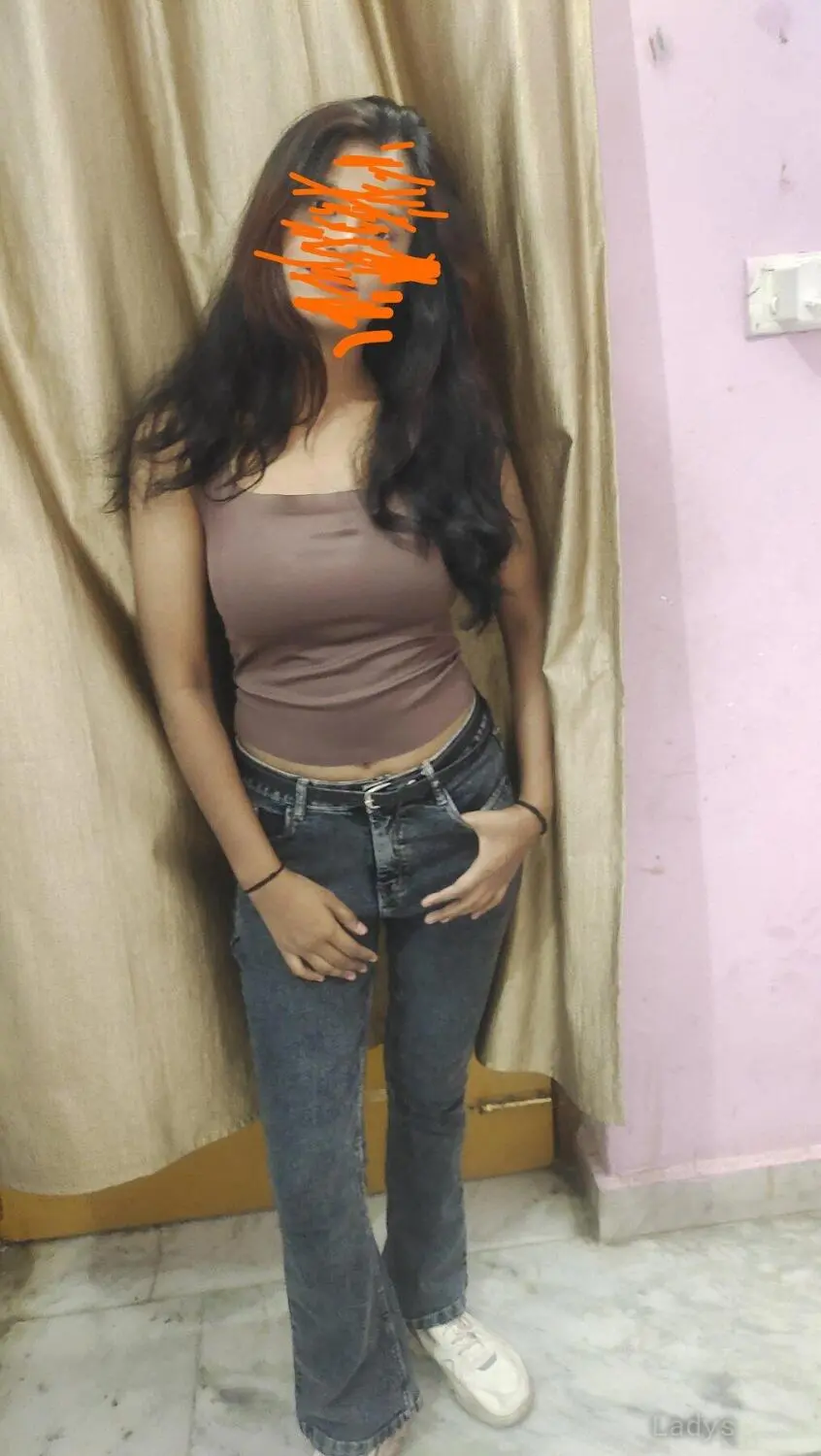 Lucknow, 20 years old Lucknow escort girl with big tits, height 165 sm, Weight kg