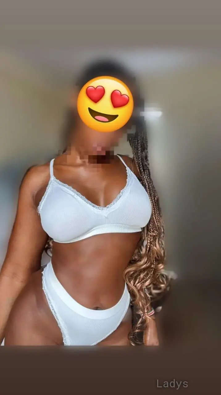 Maya, 24 years old Lucknow escort girl with big tits, height sm, Weight kg