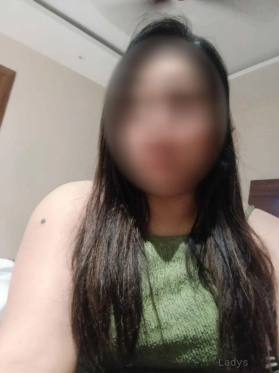 Riya, 21 years old Lucknow escort girl with big tits, height 165 sm, Weight kg