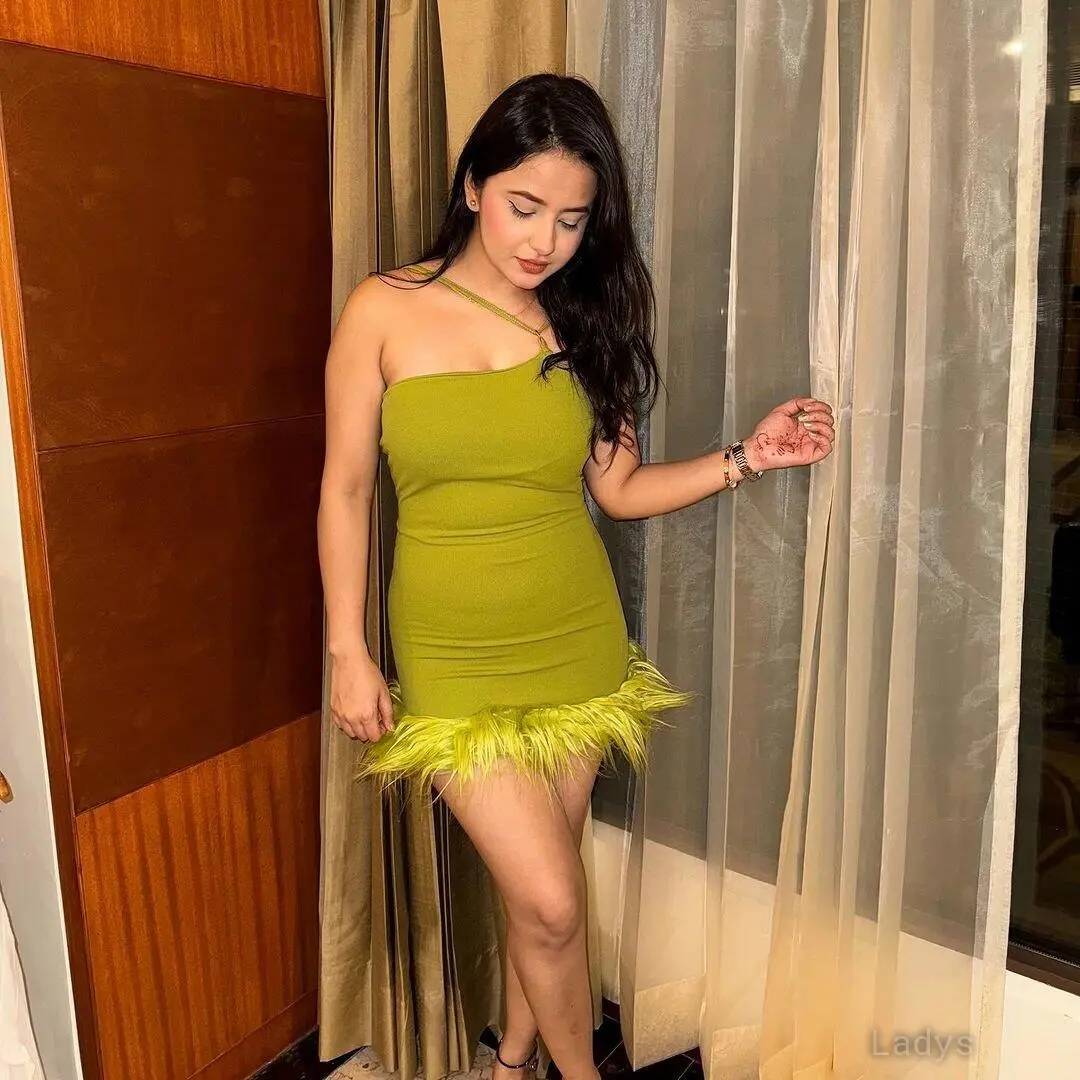 Sanaya, 23 years old Lucknow escort girl with big tits, height 154 sm, Weight  kg