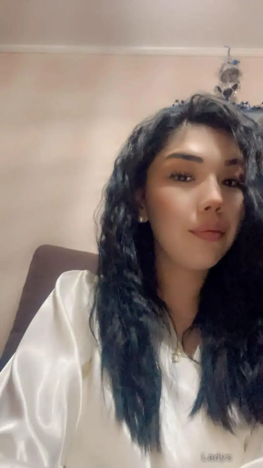 Selvi, 24 years old Lucknow escort girl with big tits, height 170 sm, Weight kg