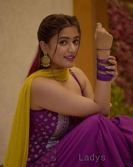 Soniay, 20 years old Lucknow escort girl with big tits, height  sm, Weight  kg