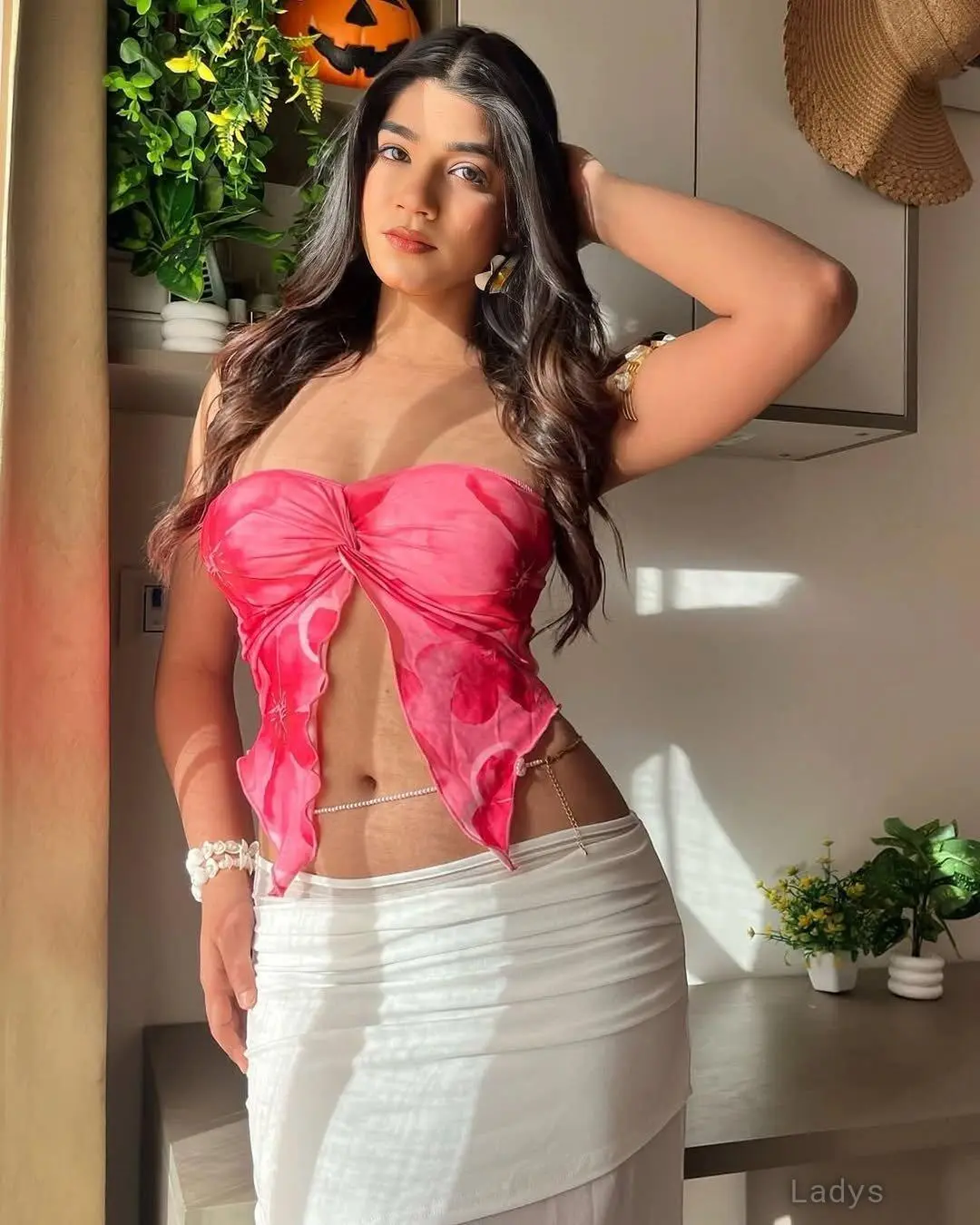 Subrana, 23 years old Lucknow escort girl with big tits, height 154 sm, Weight  kg