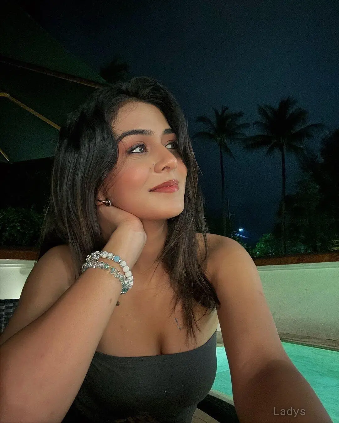 Nayra, 23 years beautiful nude Lucknow escorts girl, height 154 sm, Weight  kg