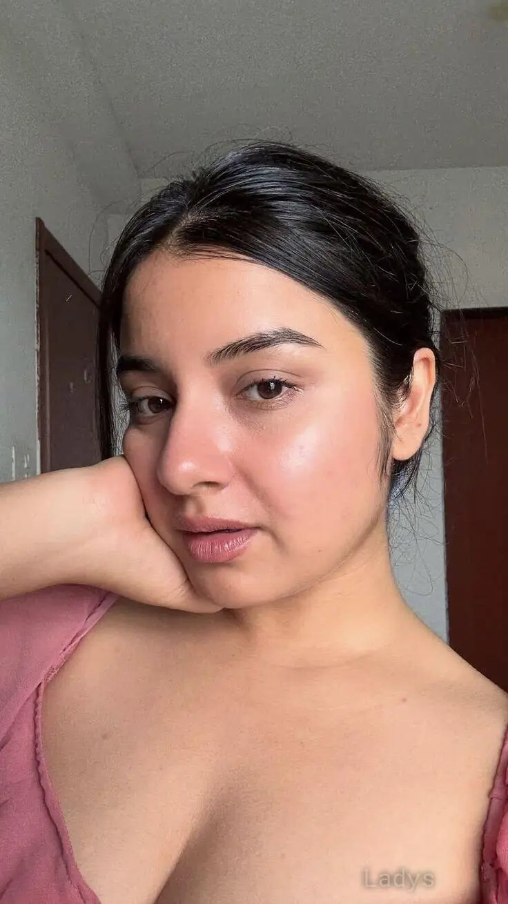 Nithya, 22 years beautiful nude Lucknow escorts girl, height 165 sm, Weight  kg