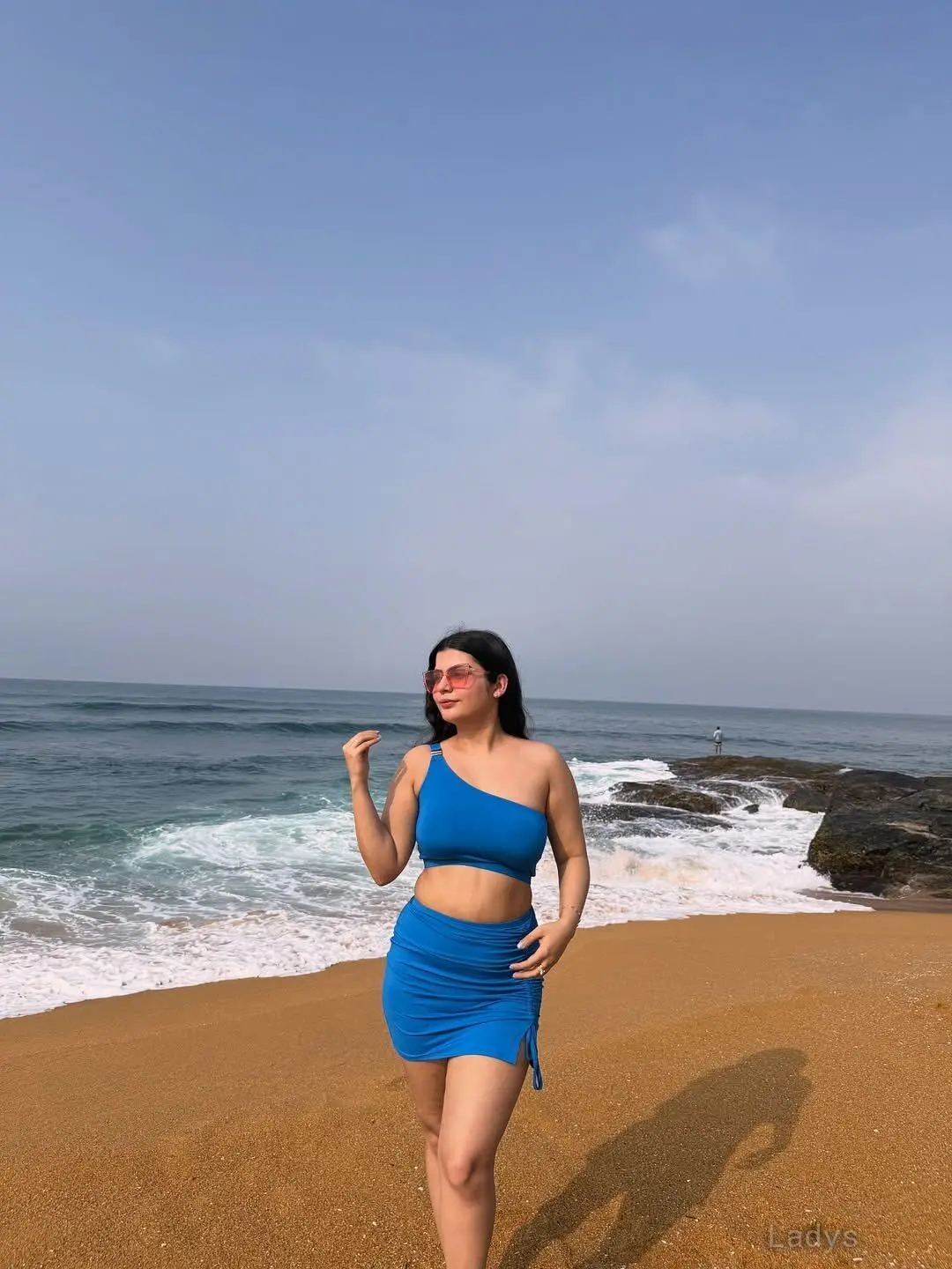 Rashmika, 23 years beautiful nude Lucknow escorts girl, height 156 sm, Weight kg