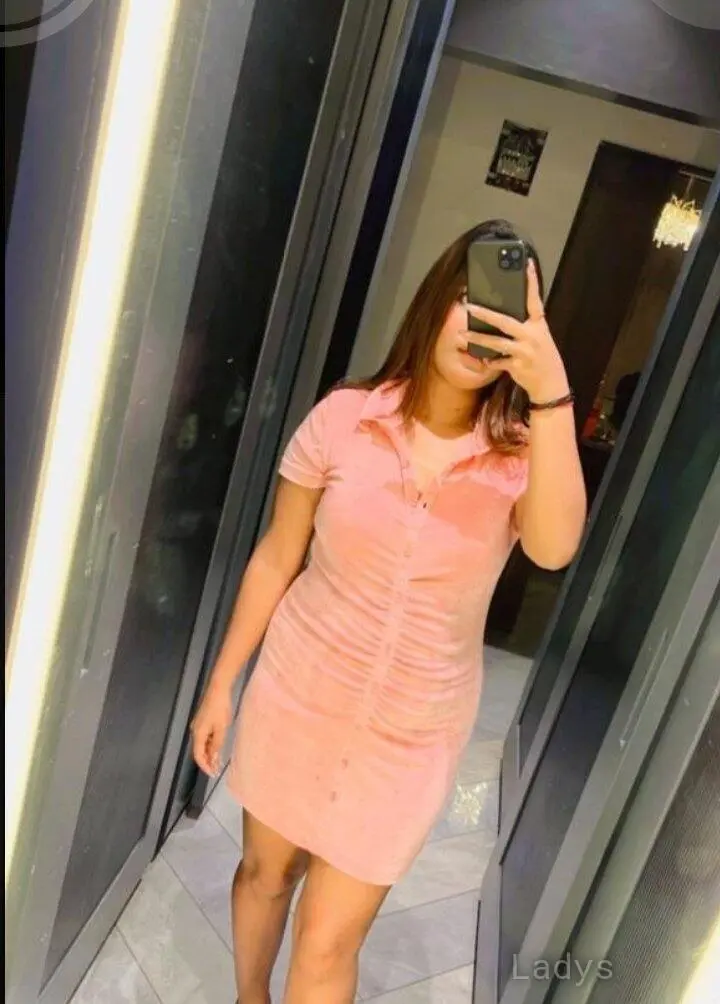 Rozaa, 25 years beautiful nude Lucknow escorts girl, height 184 sm, Weight kg