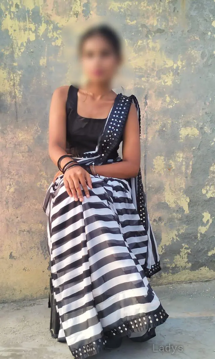 Shital, 22 years beautiful nude Lucknow escorts girl, height 165 sm, Weight  kg