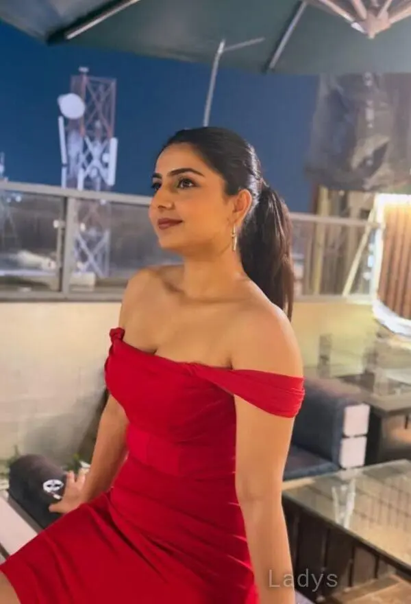 Shivani, years beautiful nude Lucknow escorts girl, height sm, Weight kg