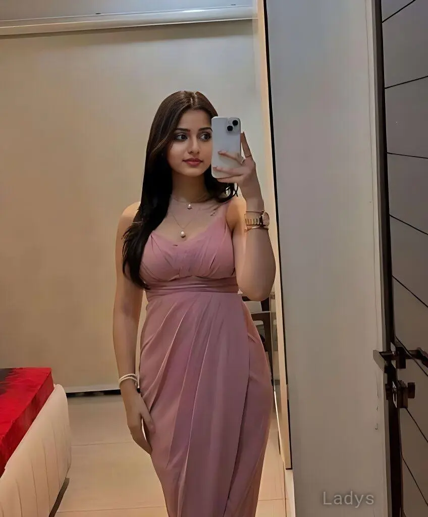 Pinky, 22 years old Ludhiana escort girl with big tits, height 154 sm, Weight kg
