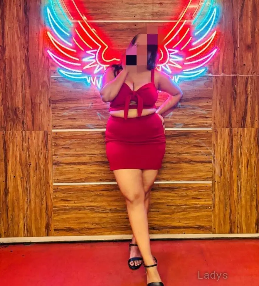 Selena, 29 years old Ludhiana escort girl with big tits, height 157 sm, Weight  kg