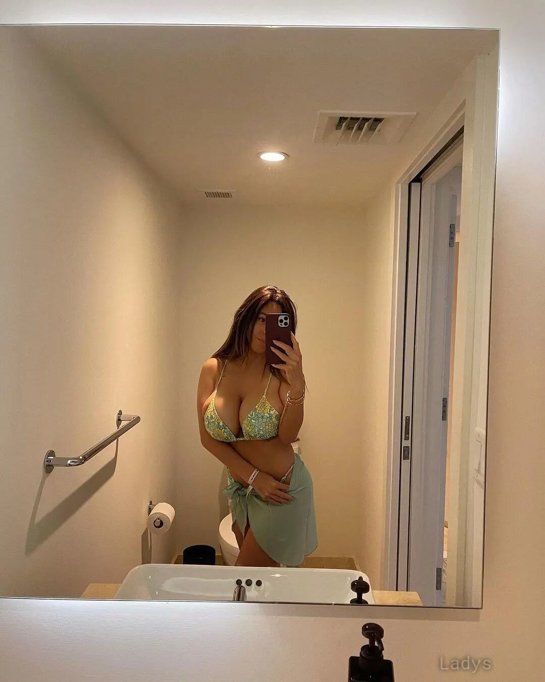 Anicette, 25 years old Luxembourg escort girl with big tits, height 172 sm, Weight  kg