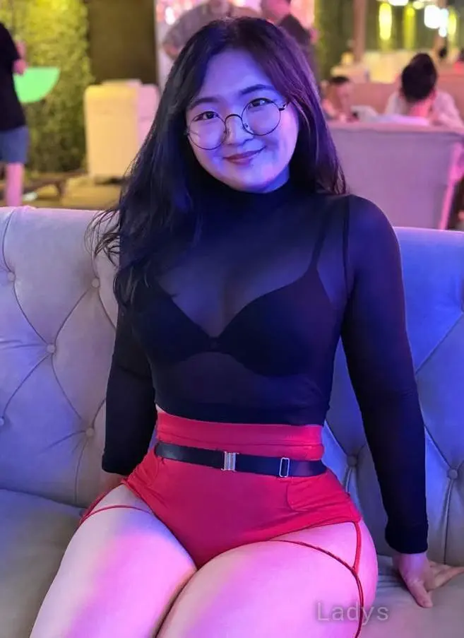 Isabelle Janssens, 23 years old Luxembourg escort girl with big tits, height 166 sm, Weight 49 kg