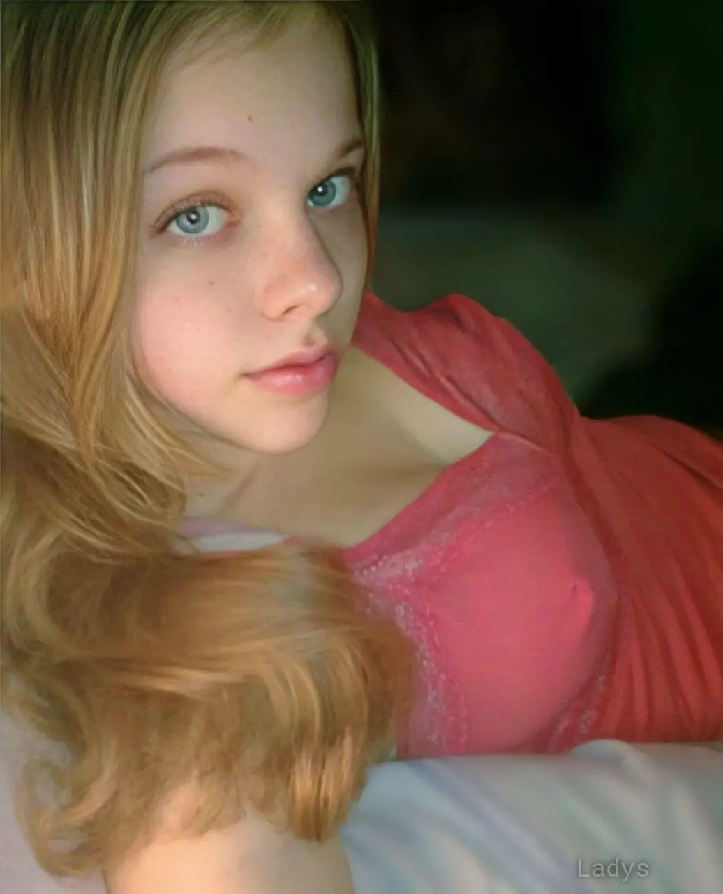 Alana rose, 23 years asian escorts girl, height 155 sm, Weight 50 kg, Lyon eacort