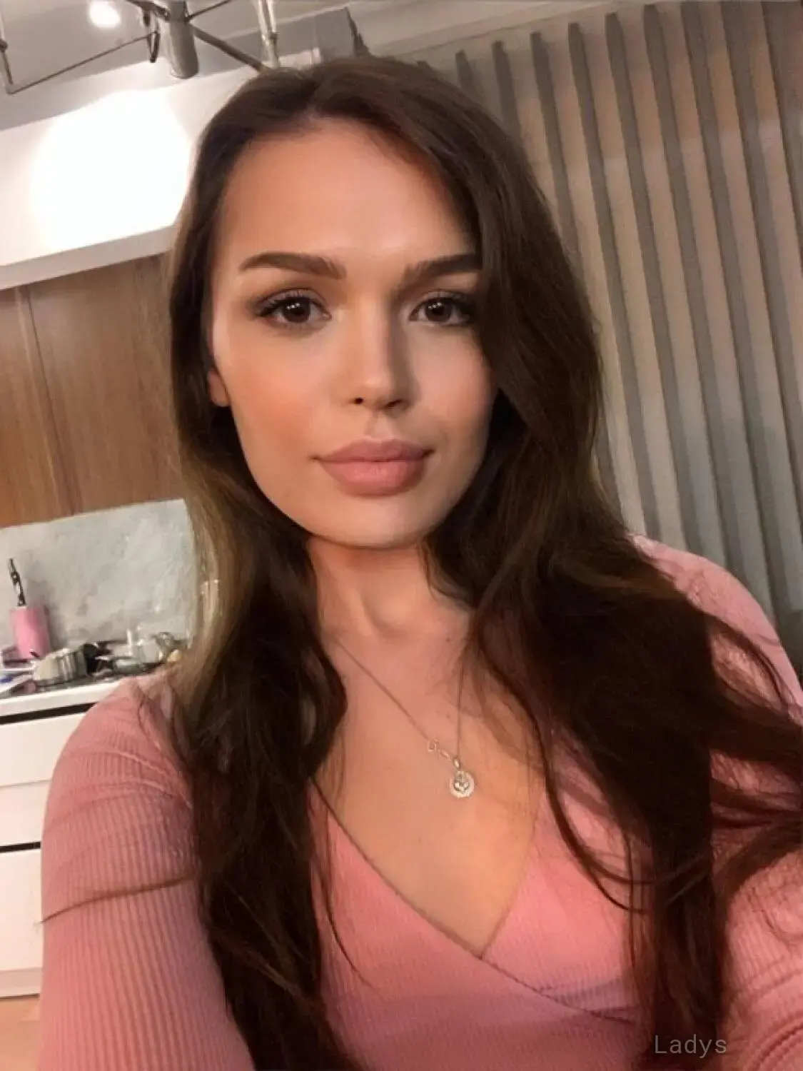 AGNES, 24 years old Lyon escort girl with big tits, height 170 sm, Weight 59 kg