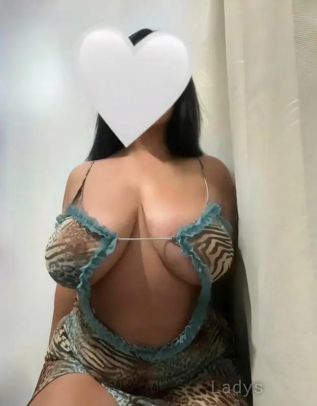 Barbiemarokaine, 27 years beautiful nude Lyon escorts girl, height 165 sm, Weight 65 kg