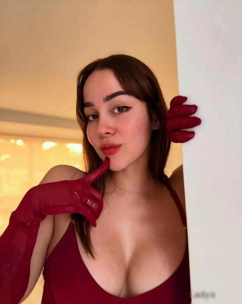 Chancelle, 23 years beautiful nude Lyon escorts girl, height 175 sm, Weight 52 kg