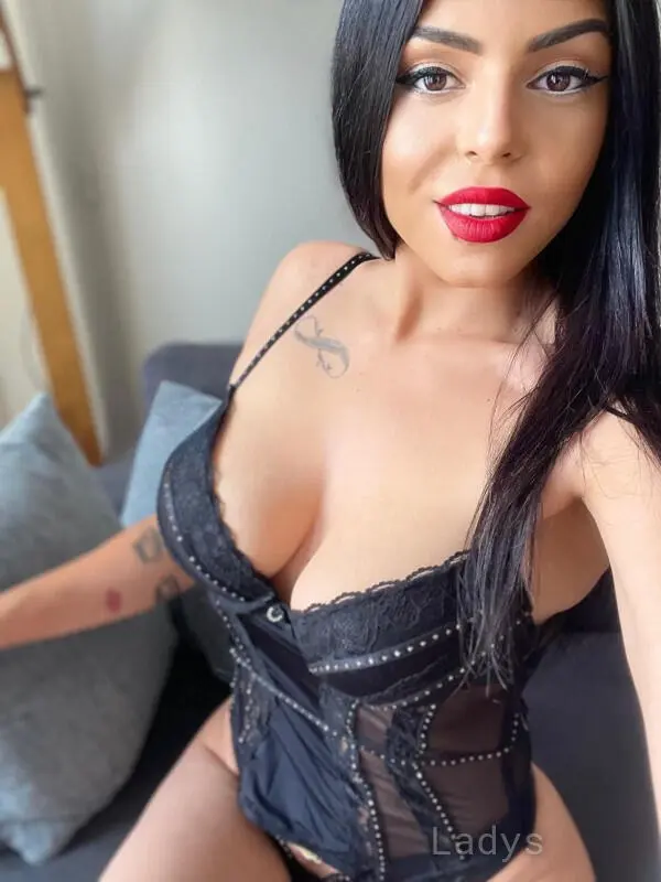 Fontaine, 27 years beautiful nude Lyon escorts girl, height 166 sm, Weight 50 kg