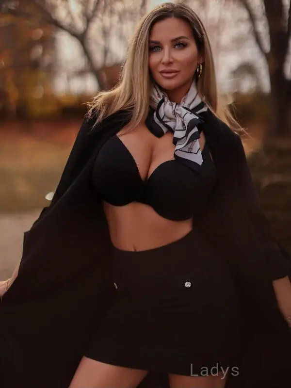 Gisele, 35 years beautiful nude Lyon escorts girl, height 168 sm, Weight 57 kg
