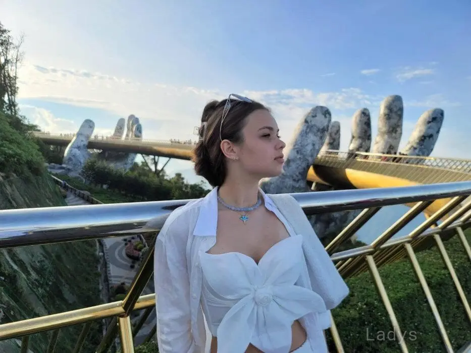 Monika, 28 years beautiful nude Lyon escorts girl, height 170 sm, Weight 55 kg
