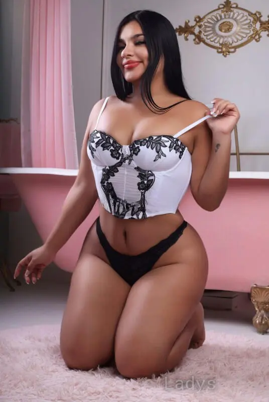 NATASHA, 24 years beautiful nude Lyon escorts girl, height 160 sm, Weight 57 kg