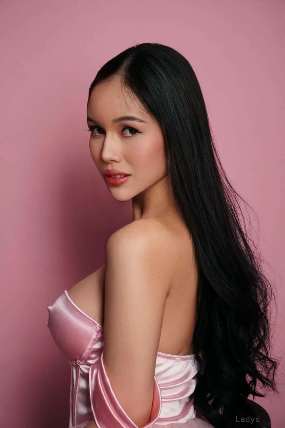 Falak, 24 years asian escorts girl, height 157 sm, Weight  kg, Macau eacort