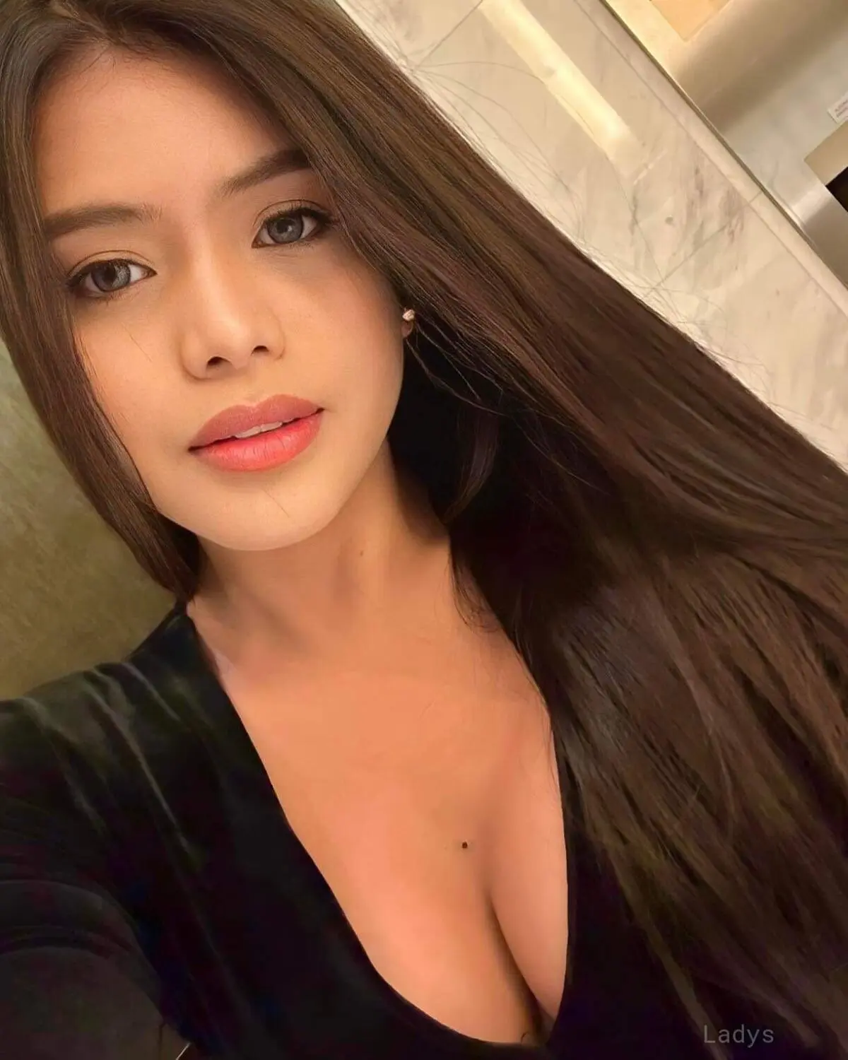 𝓔𝓵𝓵𝓪, 25 years old Macau escort girl with big tits, height 164 sm, Weight kg