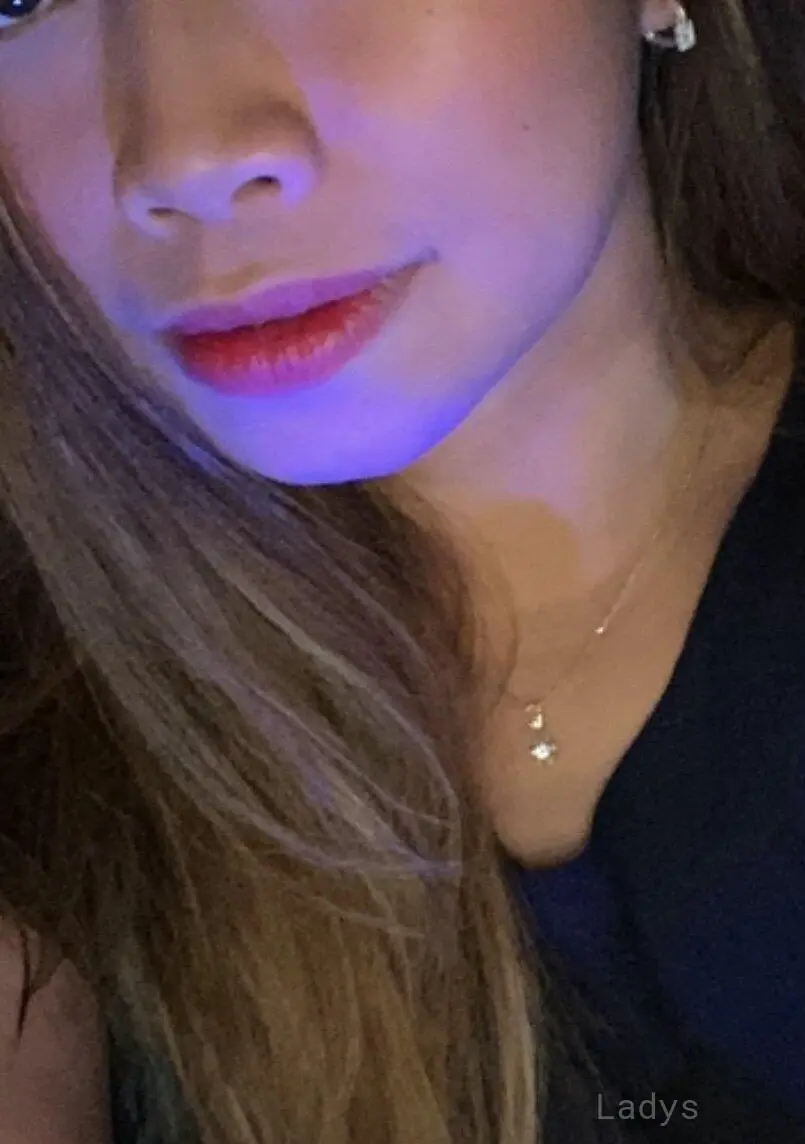 Joyce, 32 years old Macau escort girl with big tits, height 157 sm, Weight  kg