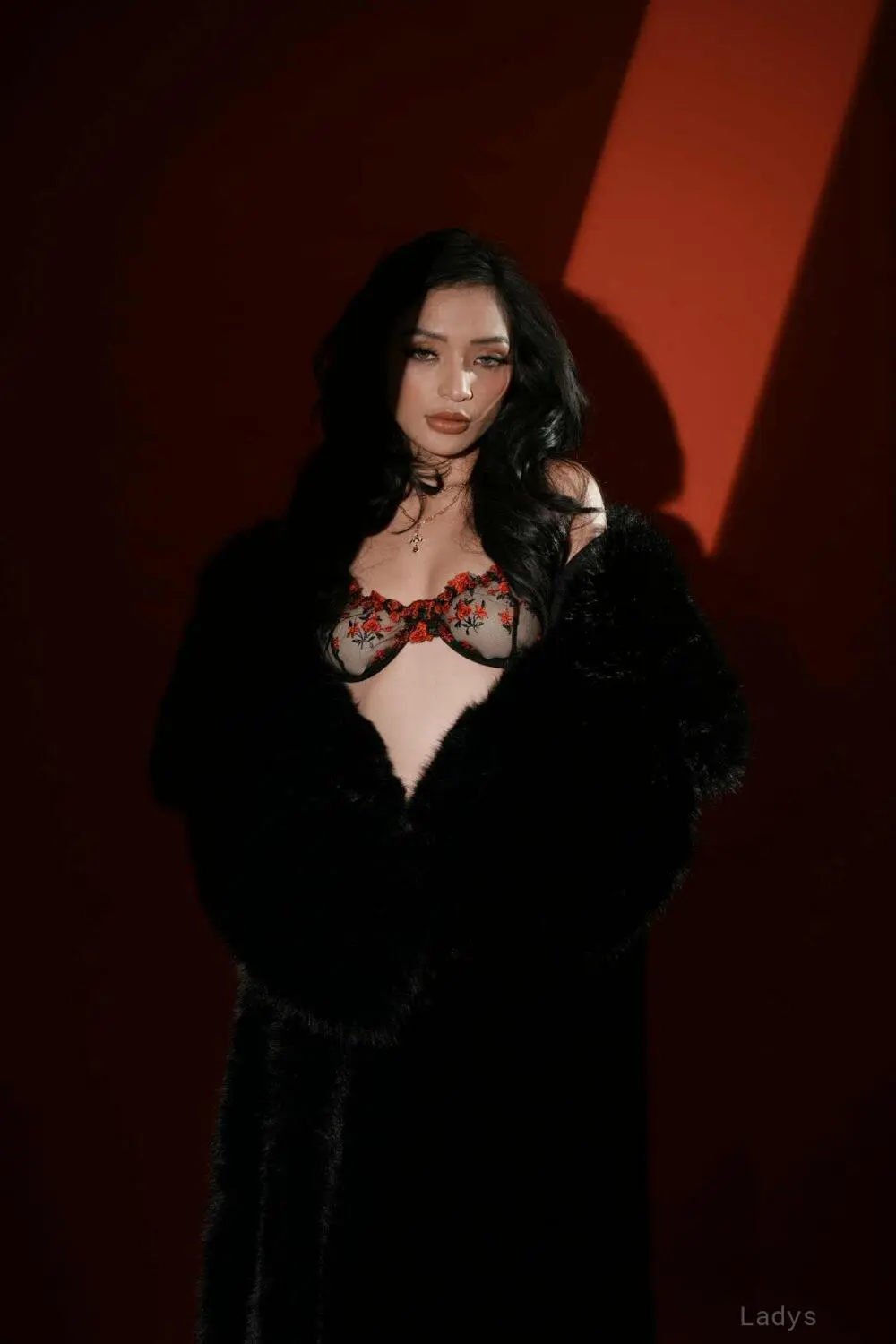 Kara, 20 years old Macau escort girl with big tits, height 165 sm, Weight kg