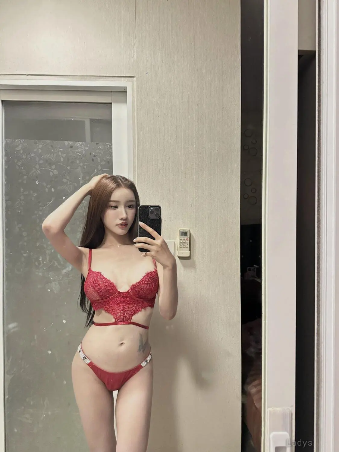 Emmilie, 22 years hot nedes Macau rscorts girl, height 162 sm, Weight kg