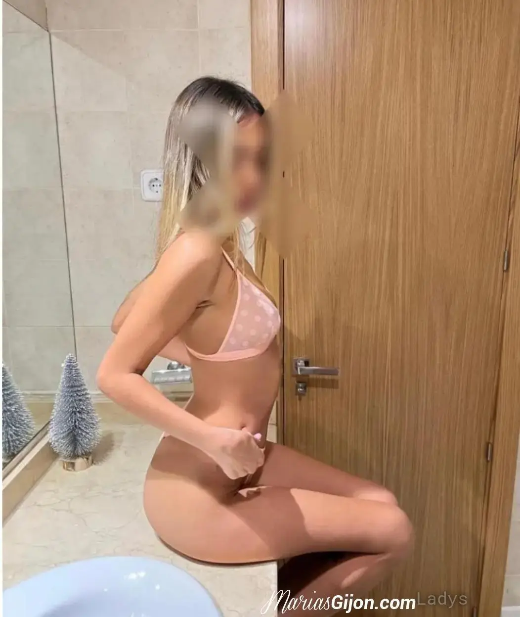 Noa, 27 years beautiful nude Madrid escorts girl, height 163 sm, Weight  kg
