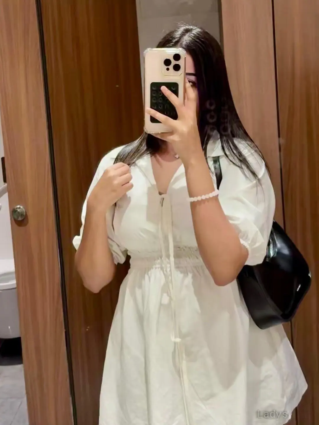 Riya, 22 years old Madurai escort girl with big tits, height 166 sm, Weight kg