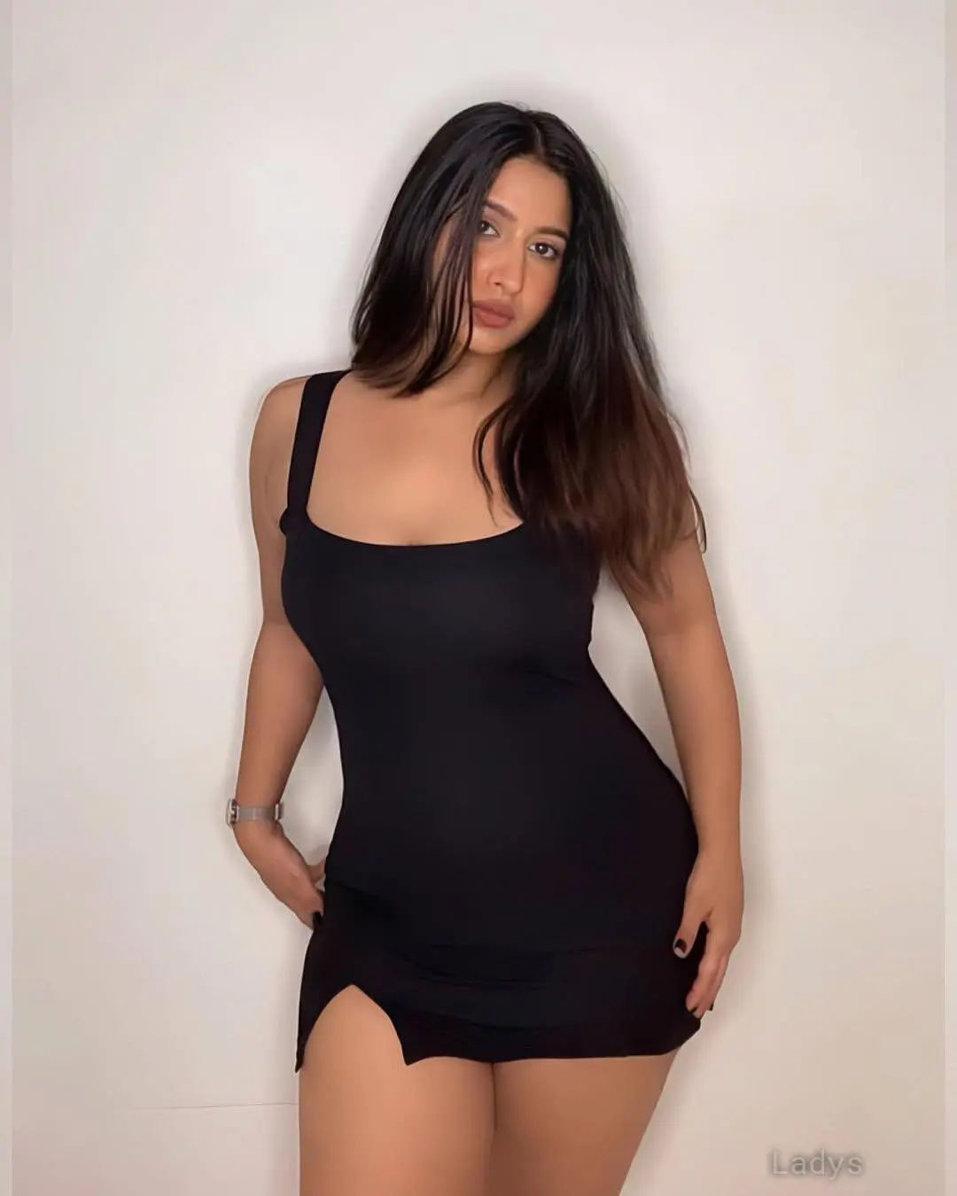 Divya, 23 years beautiful nude Madurai escorts girl, height 153 sm, Weight kg