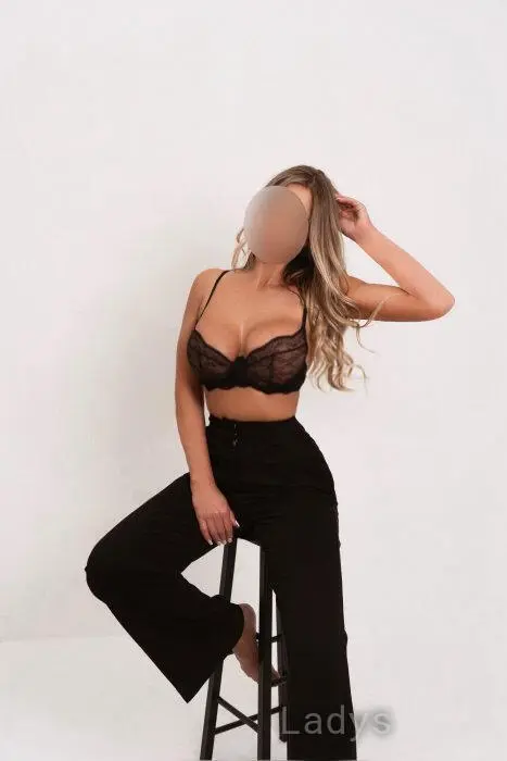 Celina, 30 years beautiful nude Maidenhead escorts girl, height 175 sm, Weight 62 kg