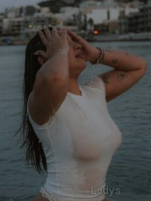 Bella, 23 years beautiful nude Makarska escorts girl, height 165 sm, Weight 65 kg