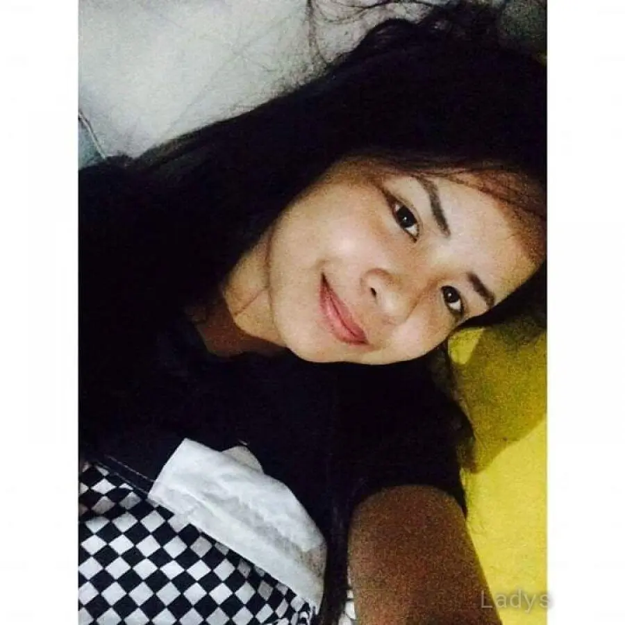Hope, 21 years old Makati escort girl with big tits, height 157 sm, Weight  kg