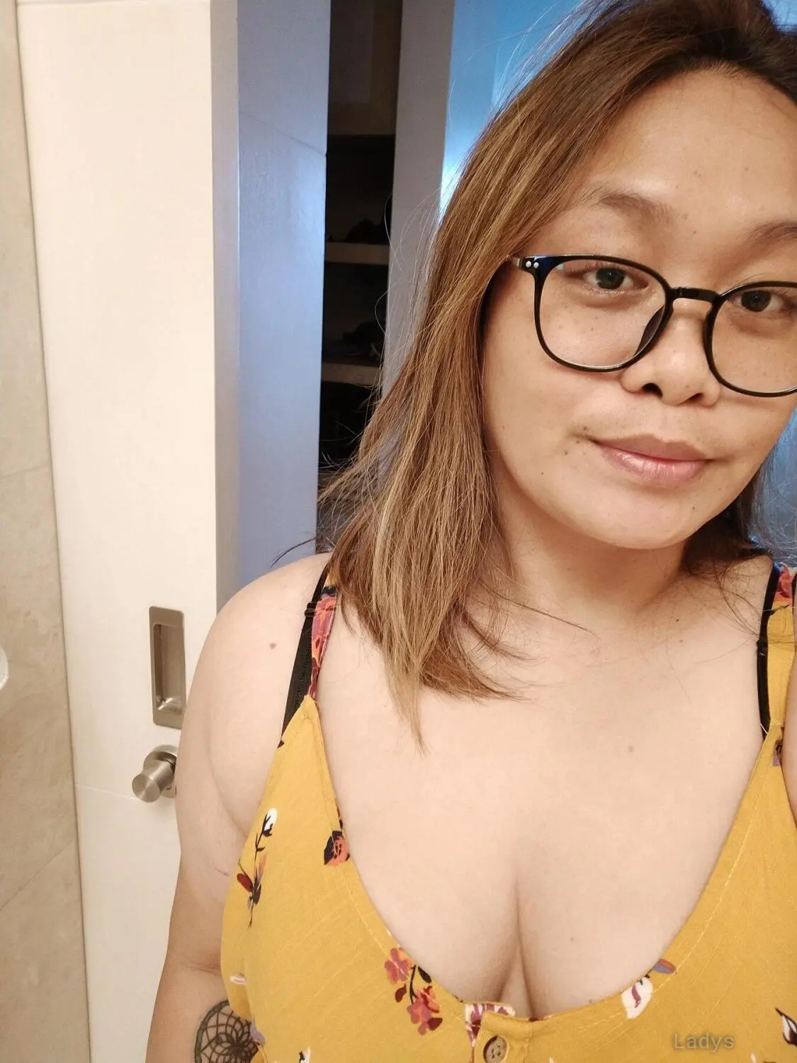 Lianne, 30 years beautiful nude Makati escorts girl, height 160 sm, Weight  kg
