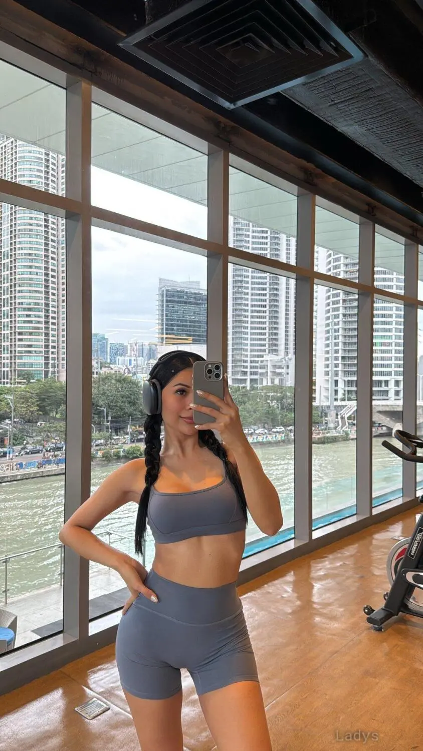 Rosie, 26 years sexy toples Makati scorts girl, height 162 sm, Weight  kg