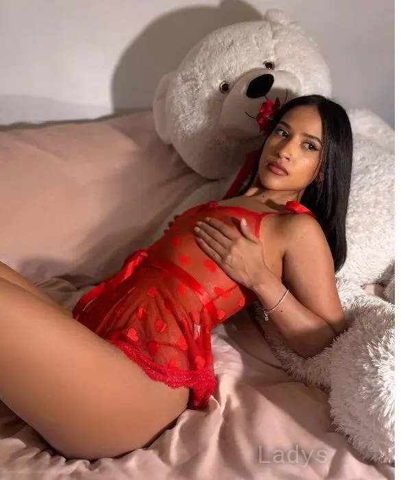 Celeste, 23 years beautiful nude Malaga escorts girl, height 166 sm, Weight 49 kg