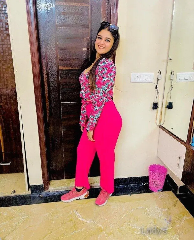 Divya, 22 years old Malappuram escort girl with big tits, height 170 sm, Weight  kg