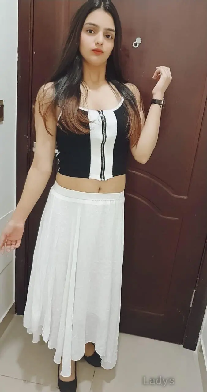 Safiya, 25 years beautiful nude Malappuram escorts girl, height 168 sm, Weight  kg