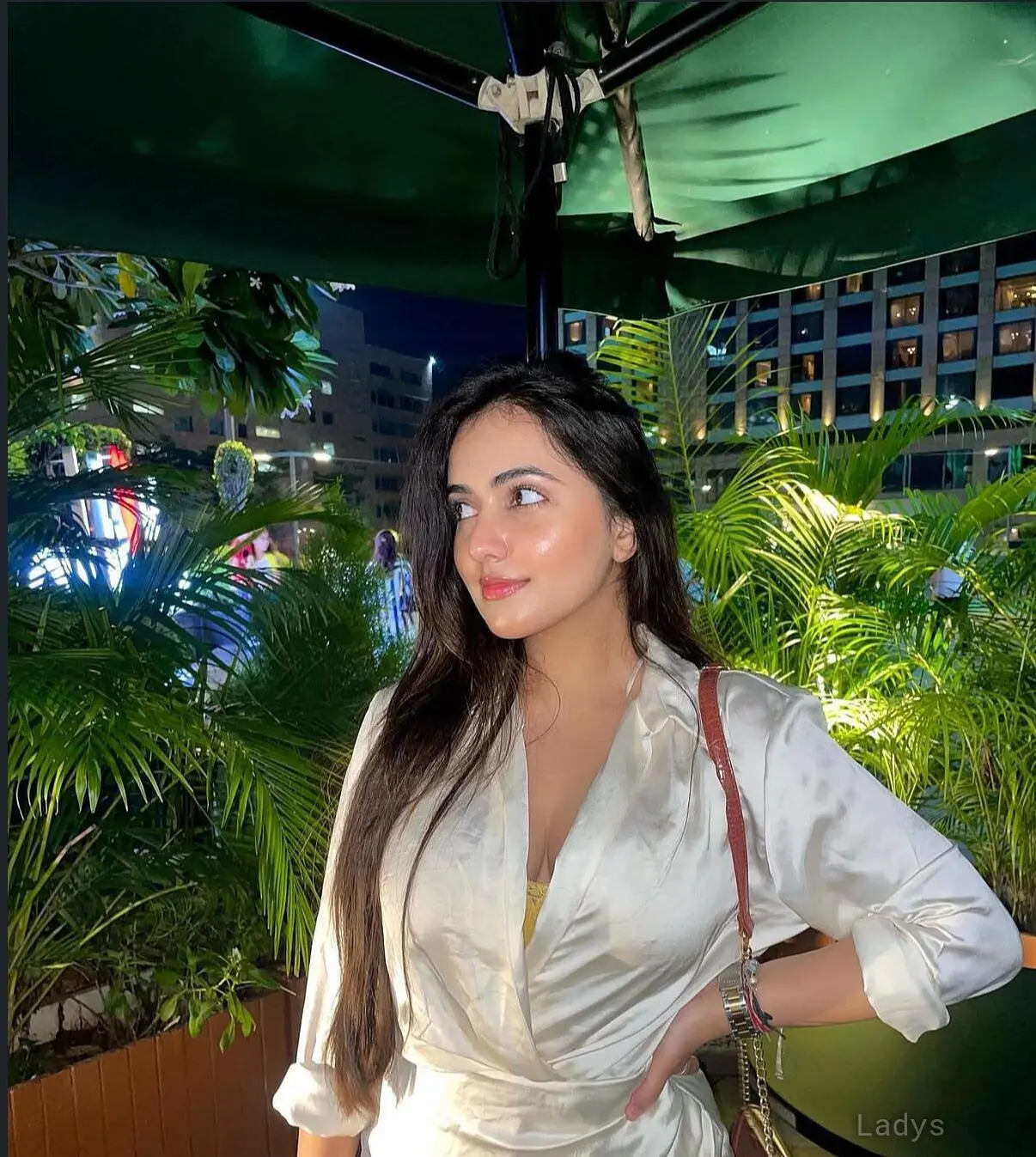Aditi, 20 years beautiful nude Maldives escorts girl, height 166 sm, Weight  kg